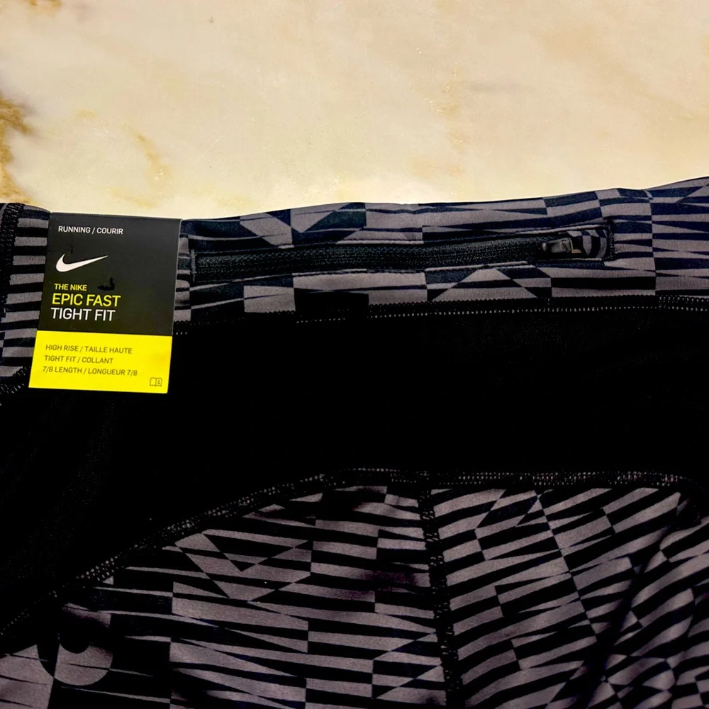 NWT 🌟 Nike Epic fast Black and Gray Leggings - Picture 7 of 10